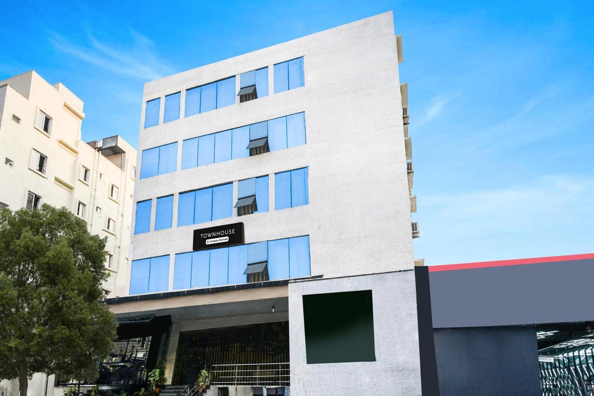 Super Townhouse Madhapur 100 Feet Road Formerly Jkc Grand Hyderabad Exterior photo